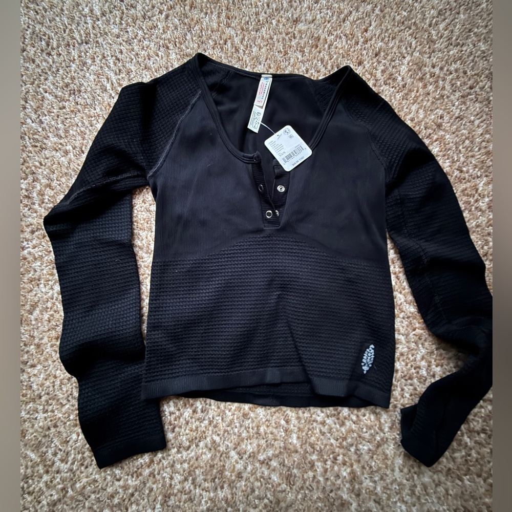 NWT Free People Movement seamless crop long sleeve, open back size xs/s, black